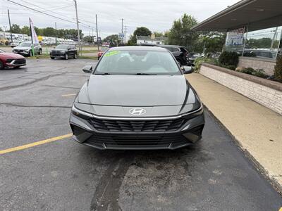 2024 Hyundai ELANTRA SEL   - Photo 3 - Flint, MI 48503