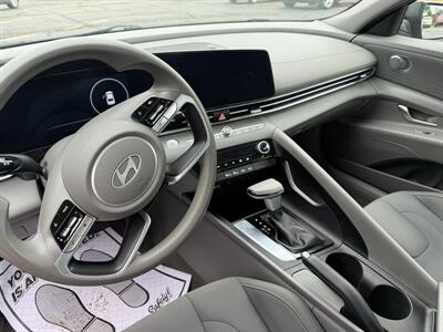 2024 Hyundai ELANTRA SEL   - Photo 12 - Flint, MI 48503