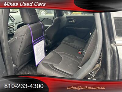 2015 Jeep Cherokee Latitude   - Photo 9 - Flint, MI 48503