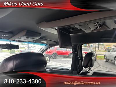 2015 Chrysler Town & Country S   - Photo 9 - Flint, MI 48503