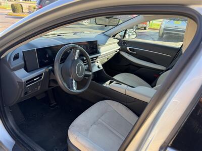 2025 Hyundai SONATA SEL - Photo 5 - Flint, MI 48503