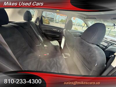 2016 Nissan Rogue SV   - Photo 8 - Flint, MI 48503