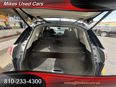 2016 Nissan Rogue SV   - Photo 7 - Flint, MI 48503