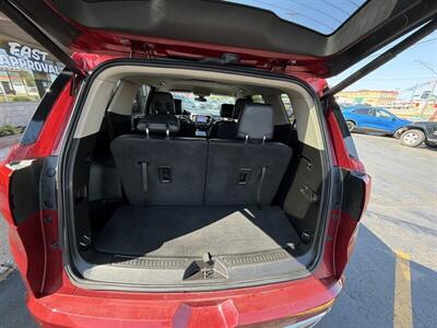 2019 GMC Acadia Denali   - Photo 8 - Flint, MI 48503