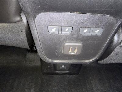 2019 Chevrolet Equinox Premier   - Photo 11 - Flint, MI 48503