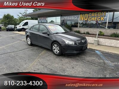 2014 Chevrolet Cruze LS Auto   - Photo 2 - Flint, MI 48503