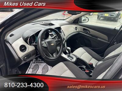 2014 Chevrolet Cruze LS Auto   - Photo 7 - Flint, MI 48503