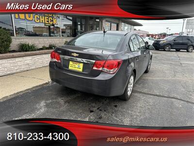 2014 Chevrolet Cruze LS Auto   - Photo 5 - Flint, MI 48503