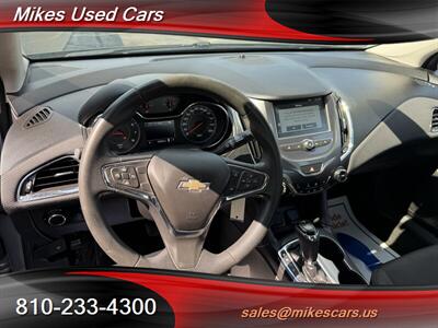 2017 Chevrolet Cruze LT Auto   - Photo 11 - Flint, MI 48503