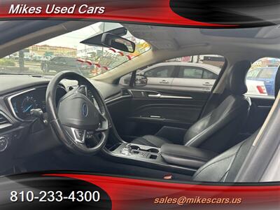 2019 Ford Fusion Titanium   - Photo 14 - Flint, MI 48503