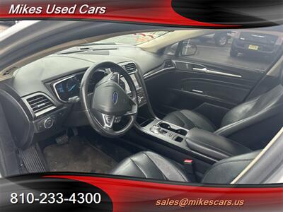 2019 Ford Fusion Titanium   - Photo 8 - Flint, MI 48503