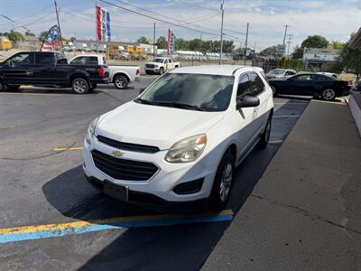 2017 Chevrolet Equinox LS - Photo 2 - Flint, MI 48503