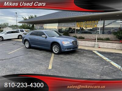 2011 Chrysler 300 Series Limited   - Photo 1 - Flint, MI 48503