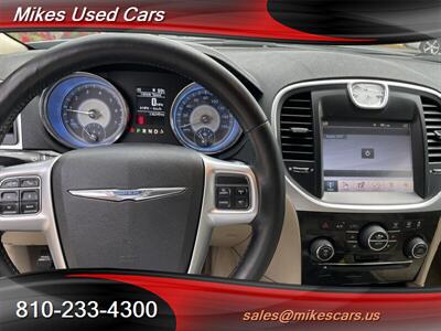 2011 Chrysler 300 Series Limited   - Photo 94 - Flint, MI 48503