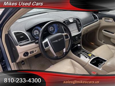 2011 Chrysler 300 Series Limited   - Photo 24 - Flint, MI 48503