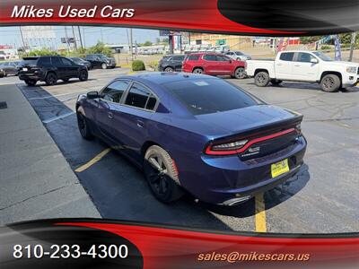 2015 Dodge Charger SXT   - Photo 8 - Flint, MI 48503