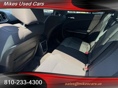 2015 Dodge Charger SXT   - Photo 9 - Flint, MI 48503