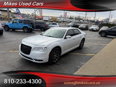 2016 Chrysler 300 Series S   - Photo 5 - Flint, MI 48503