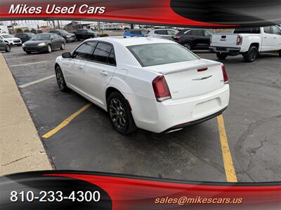 2016 Chrysler 300 Series S   - Photo 7 - Flint, MI 48503