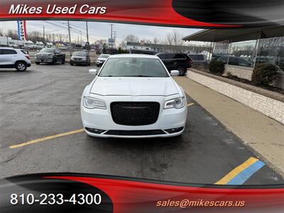 2016 Chrysler 300 Series S   - Photo 3 - Flint, MI 48503