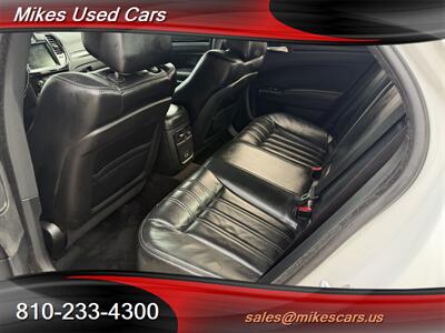 2016 Chrysler 300 Series S   - Photo 8 - Flint, MI 48503