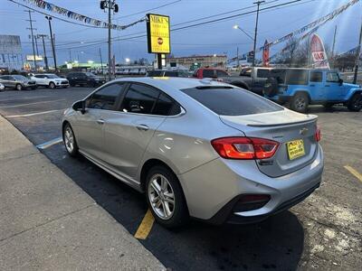 2017 Chevrolet Cruze LT Auto   - Photo 30 - Flint, MI 48503