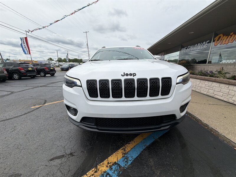 2019 Jeep Cherokee Latitude Plus   - Photo 1 - Flint, MI 48503