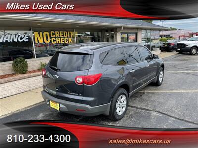 2012 Chevrolet Traverse LS   - Photo 9 - Flint, MI 48503