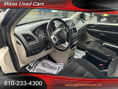 2016 Dodge Grand Caravan SXT   - Photo 11 - Flint, MI 48503