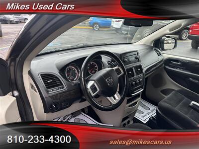 2016 Dodge Grand Caravan SXT   - Photo 12 - Flint, MI 48503