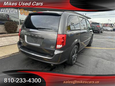 2016 Dodge Grand Caravan SXT   - Photo 6 - Flint, MI 48503