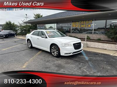 2016 Chrysler 300C   - Photo 3 - Flint, MI 48503