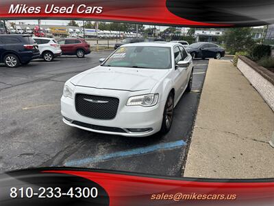 2016 Chrysler 300C   - Photo 6 - Flint, MI 48503