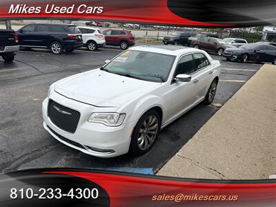 2016 Chrysler 300C   - Photo 4 - Flint, MI 48503