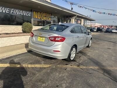 2017 Chevrolet Cruze Premier Auto - Photo 10 - Flint, MI 48503