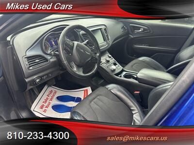 2015 Chrysler 200 S   - Photo 7 - Flint, MI 48503