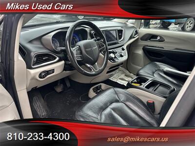 2020 Chrysler Pacifica Touring L   - Photo 10 - Flint, MI 48503