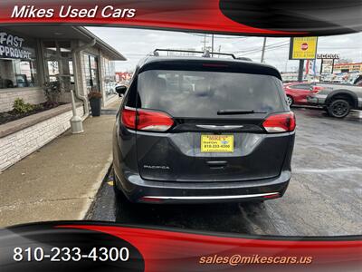 2020 Chrysler Pacifica Touring L   - Photo 6 - Flint, MI 48503