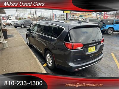 2020 Chrysler Pacifica Touring L   - Photo 7 - Flint, MI 48503