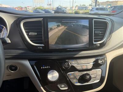 2023 Chrysler Pacifica Plug-In Hybrid Touring L - Photo 13 - Flint, MI 48503