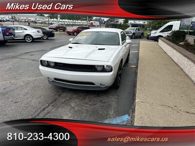 2014 Dodge Challenger SXT   - Photo 2 - Flint, MI 48503