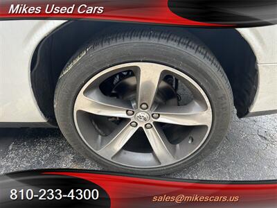 2014 Dodge Challenger SXT   - Photo 16 - Flint, MI 48503