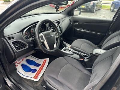 2013 Chrysler 200 Touring   - Photo 48 - Flint, MI 48503