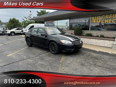 2013 Chrysler 200 Touring - Photo 14 - Flint, MI 48503