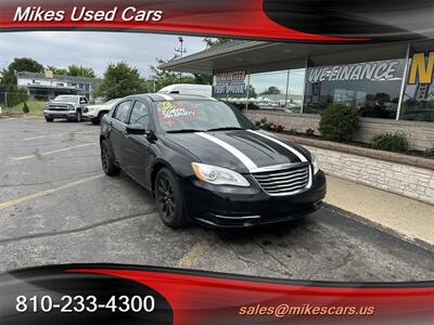 2013 Chrysler 200 Touring   - Photo 2 - Flint, MI 48503