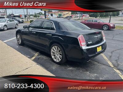 2011 Chrysler 300 Series Limited   - Photo 17 - Flint, MI 48503