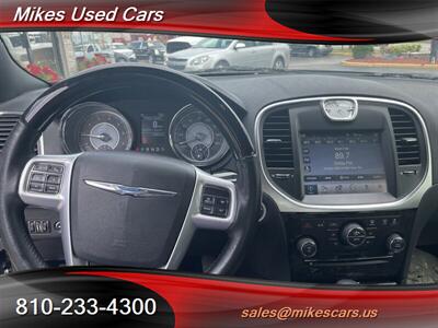 2011 Chrysler 300 Series Limited   - Photo 63 - Flint, MI 48503