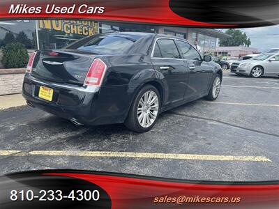 2011 Chrysler 300 Series Limited   - Photo 56 - Flint, MI 48503