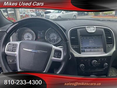 2011 Chrysler 300 Series Limited   - Photo 90 - Flint, MI 48503
