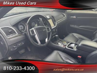 2011 Chrysler 300 Series Limited   - Photo 22 - Flint, MI 48503